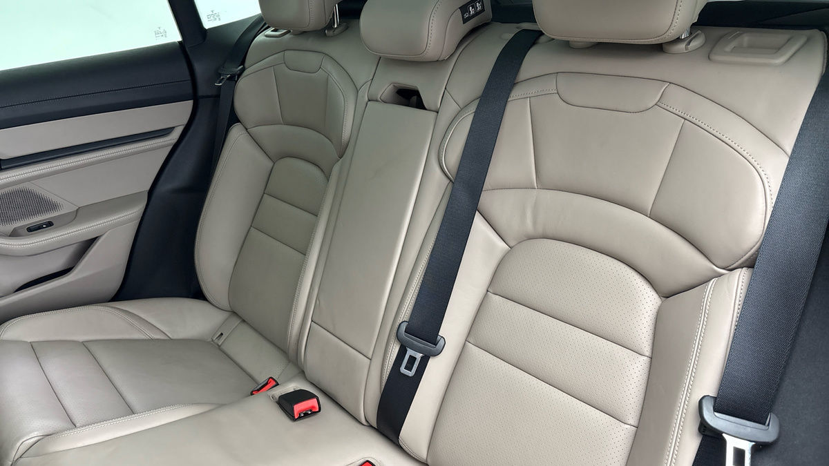 Porsche Taycan Image 8