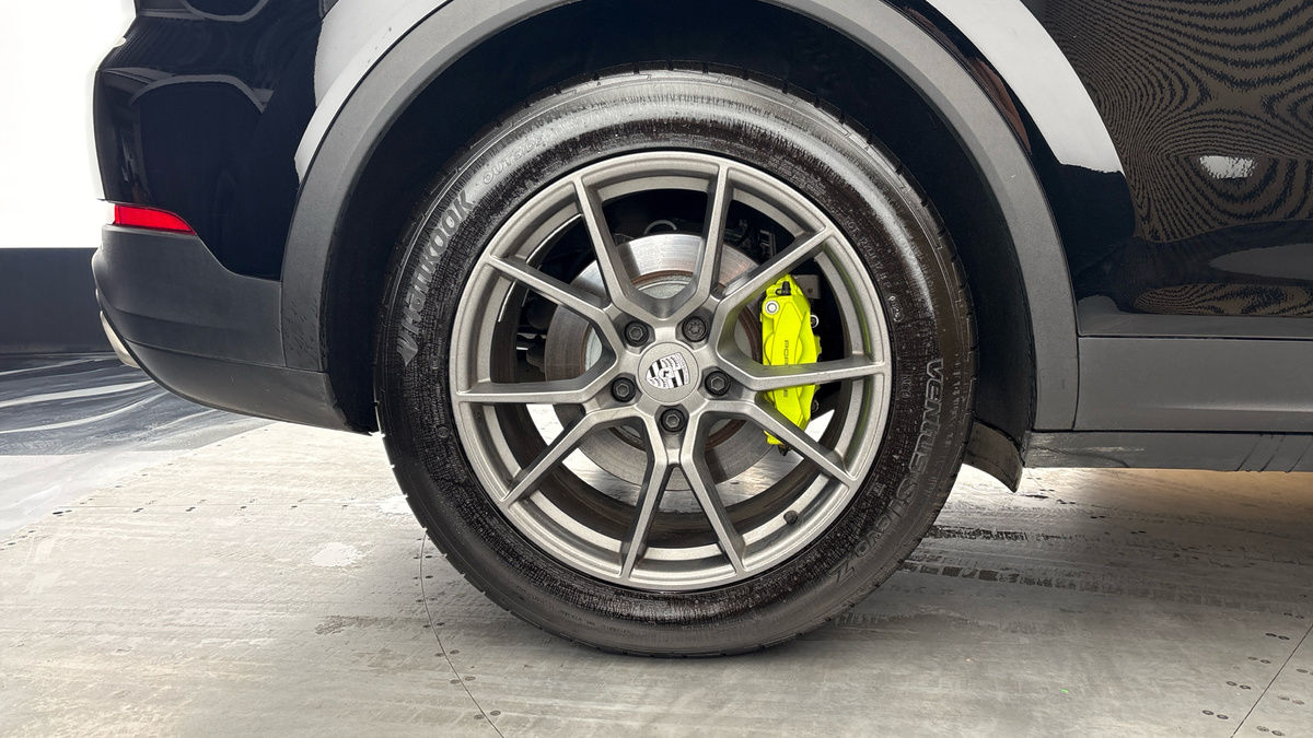 Porsche Cayenne Image 10
