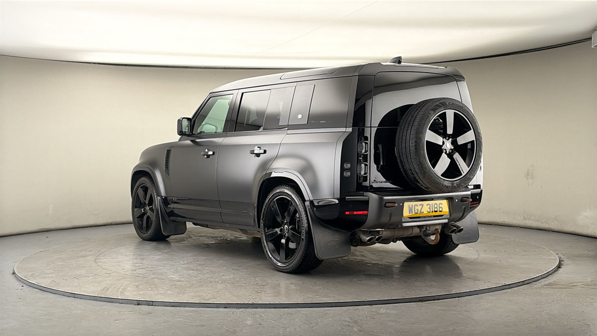 Land Rover Defender 110 Image 2