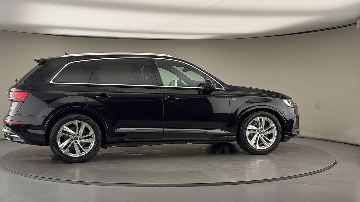 More views of Audi Q7