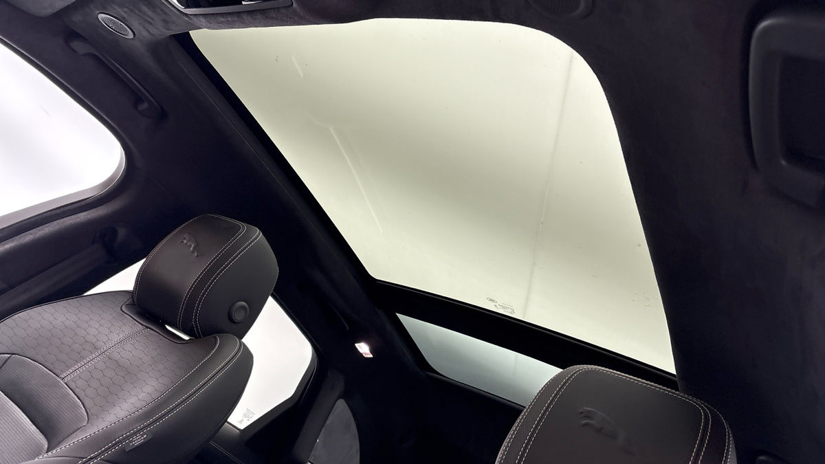 Jaguar F-PACE Image 6