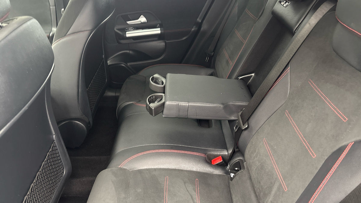 Mercedes-Benz EQA Image 10