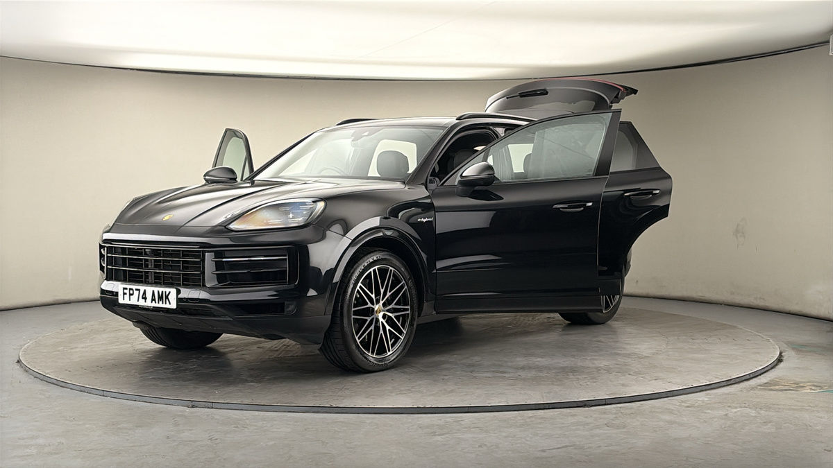More views of Porsche Cayenne
