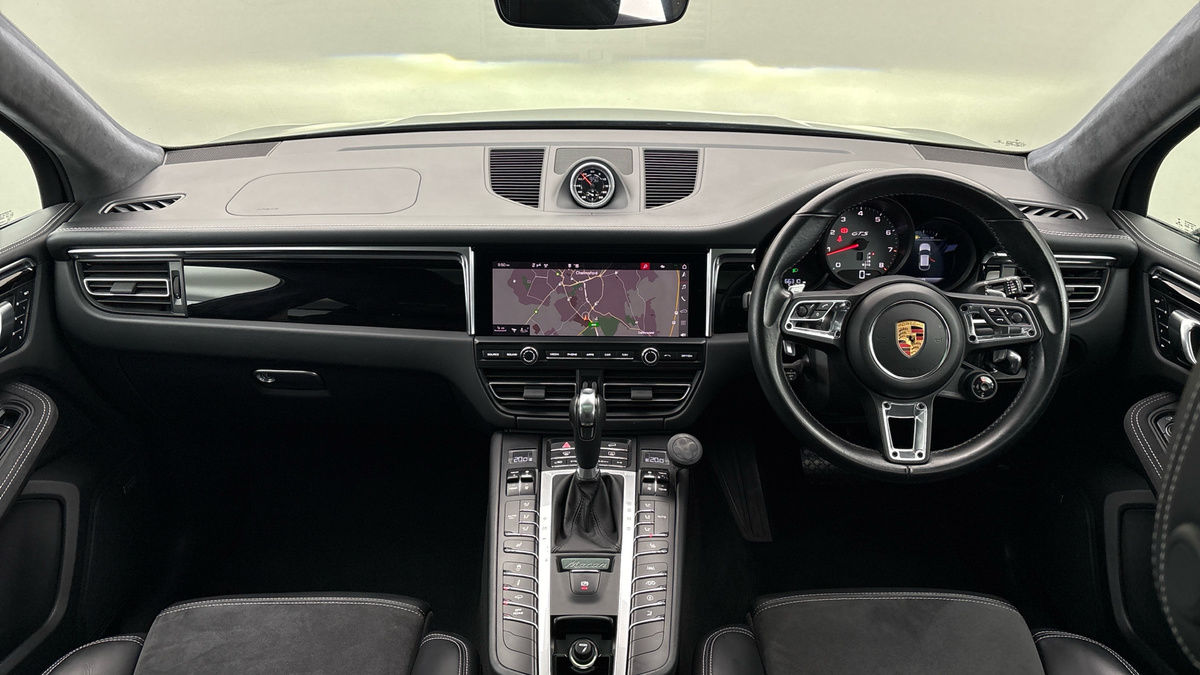 Porsche Macan Image 12