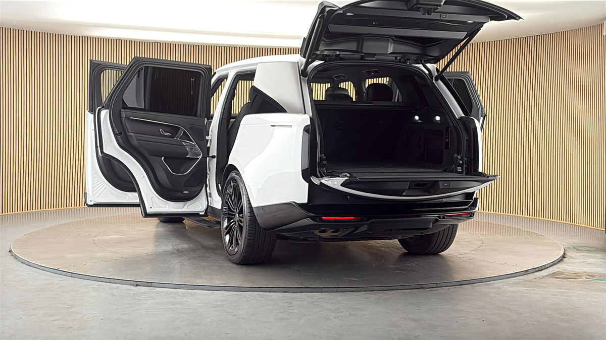 More views of Land Rover Range Rover