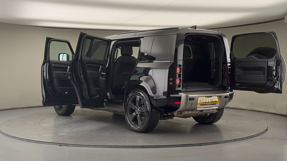 More views of Land Rover Defender 110