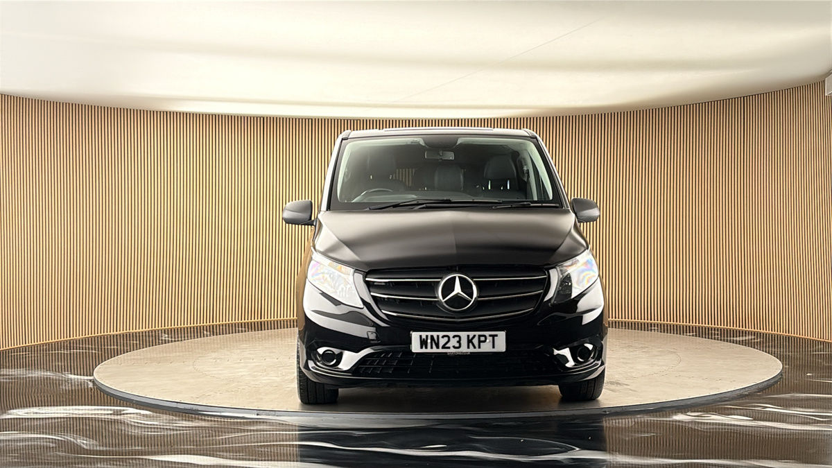More views of Mercedes-Benz Vito
