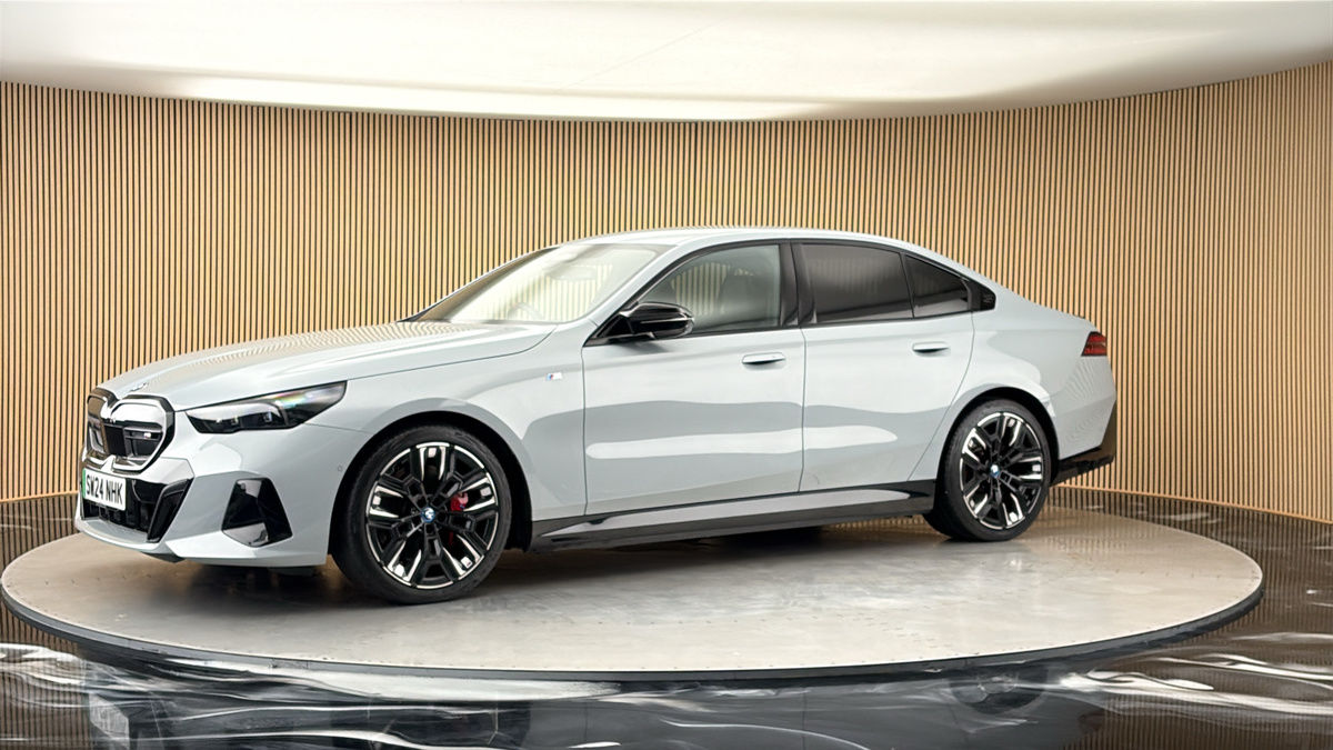 More views of BMW i5