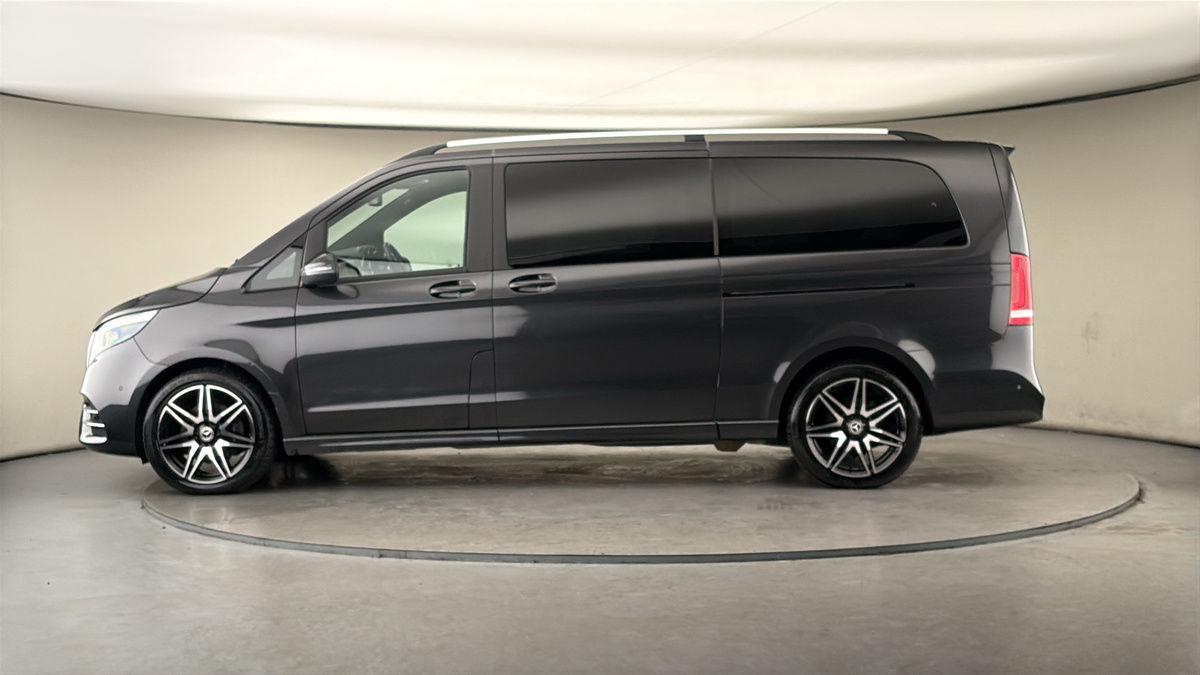 Mercedes-Benz V Class Image 15