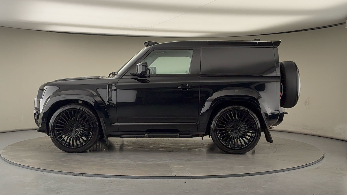 Land Rover Defender 90 Urban Image 15