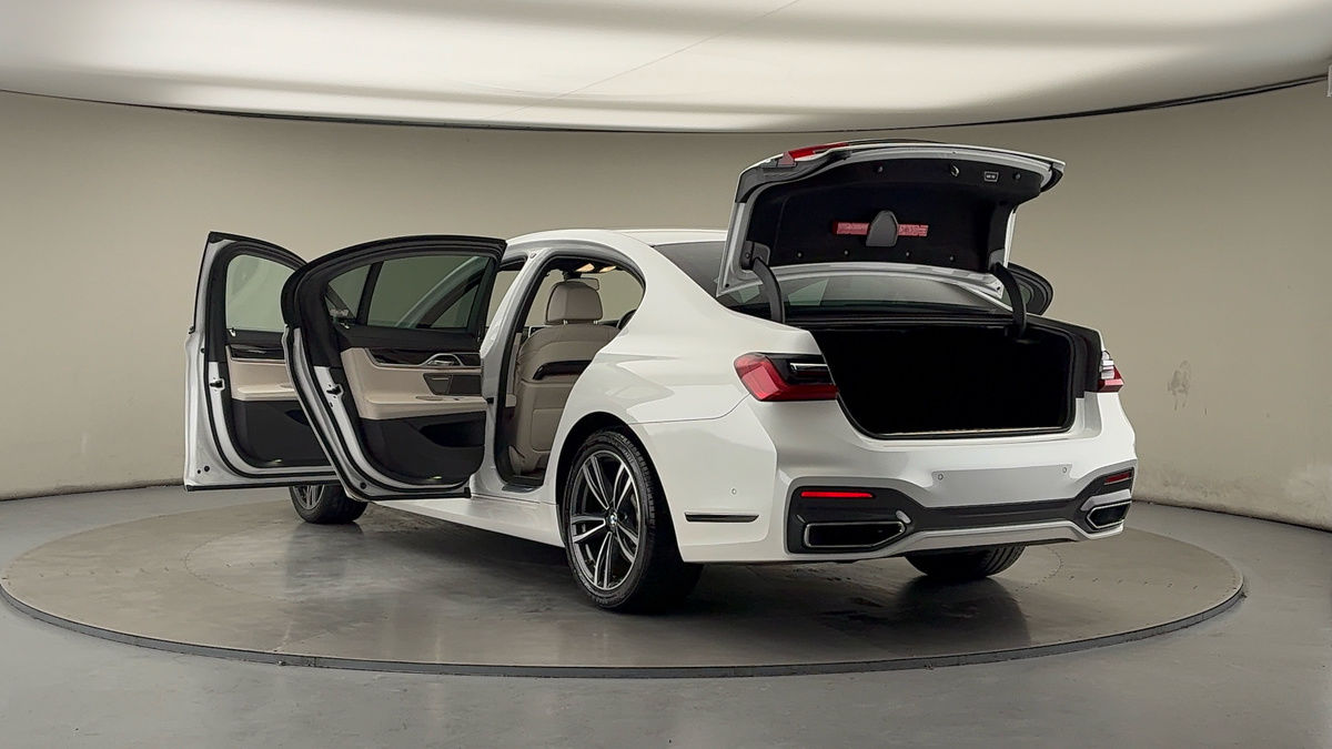 BMW 7 Series Image 23