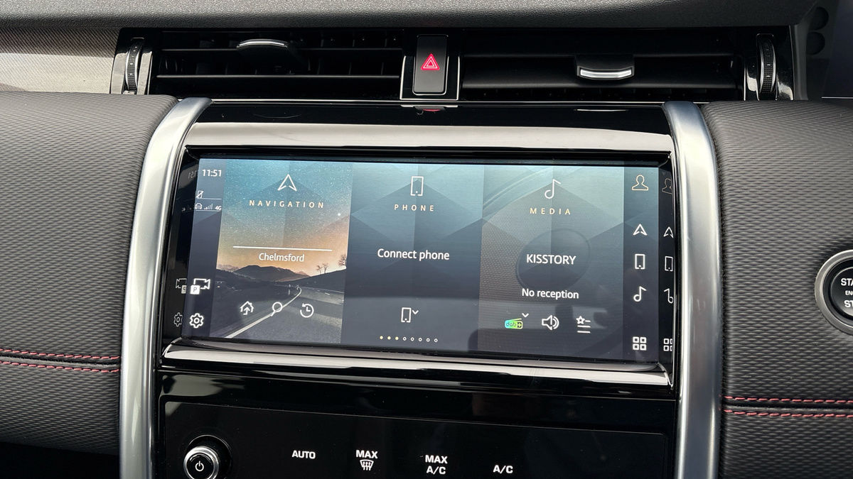 Land Rover Discovery Sport Image 17