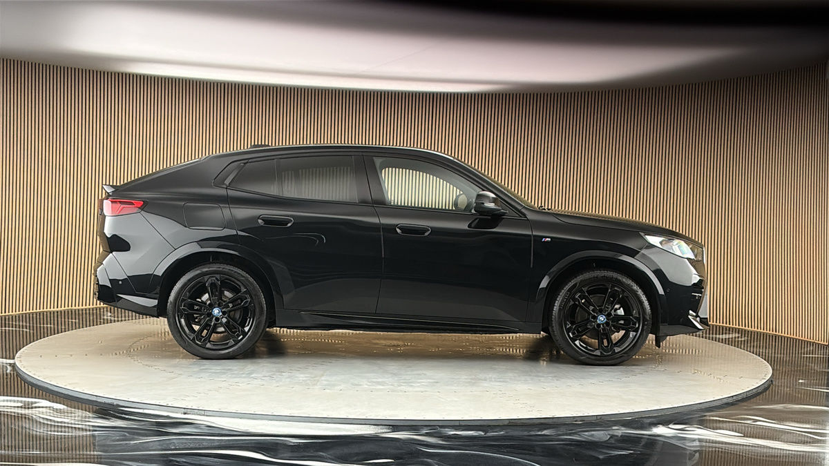 BMW iX2 Image 16