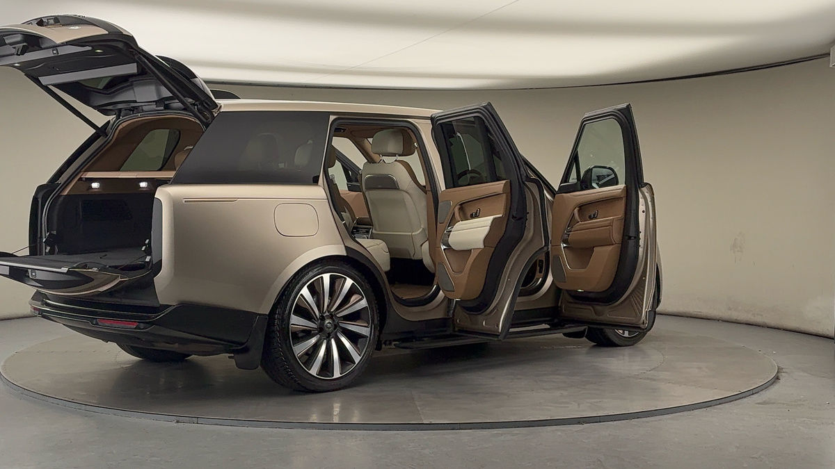 More views of Land Rover Range Rover