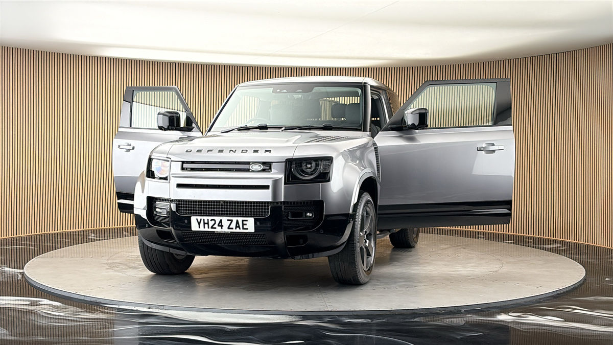 More views of Land Rover Defender 90