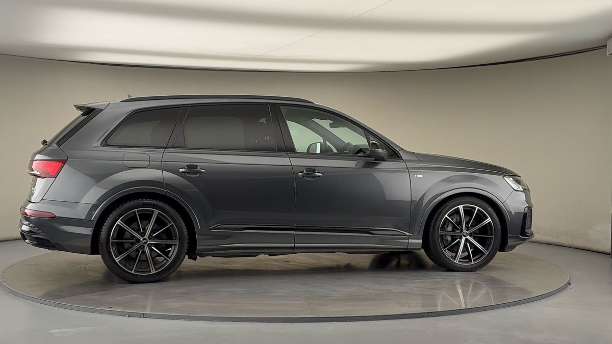 More views of Audi Q7