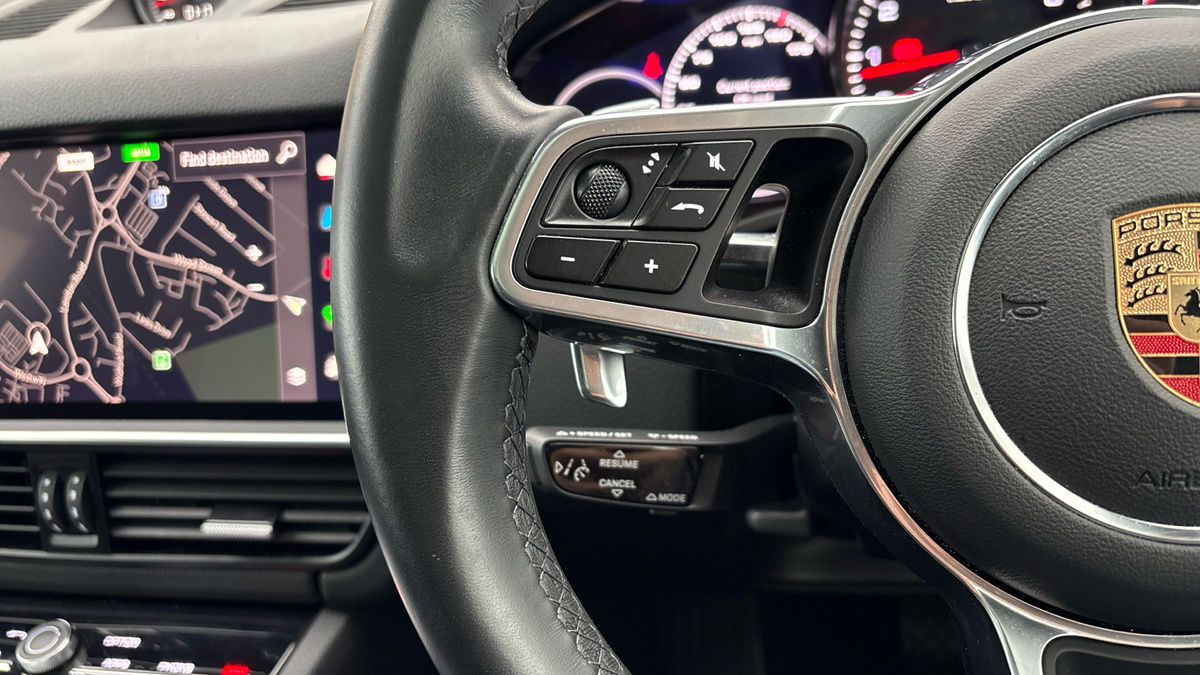 Porsche Cayenne Image 13
