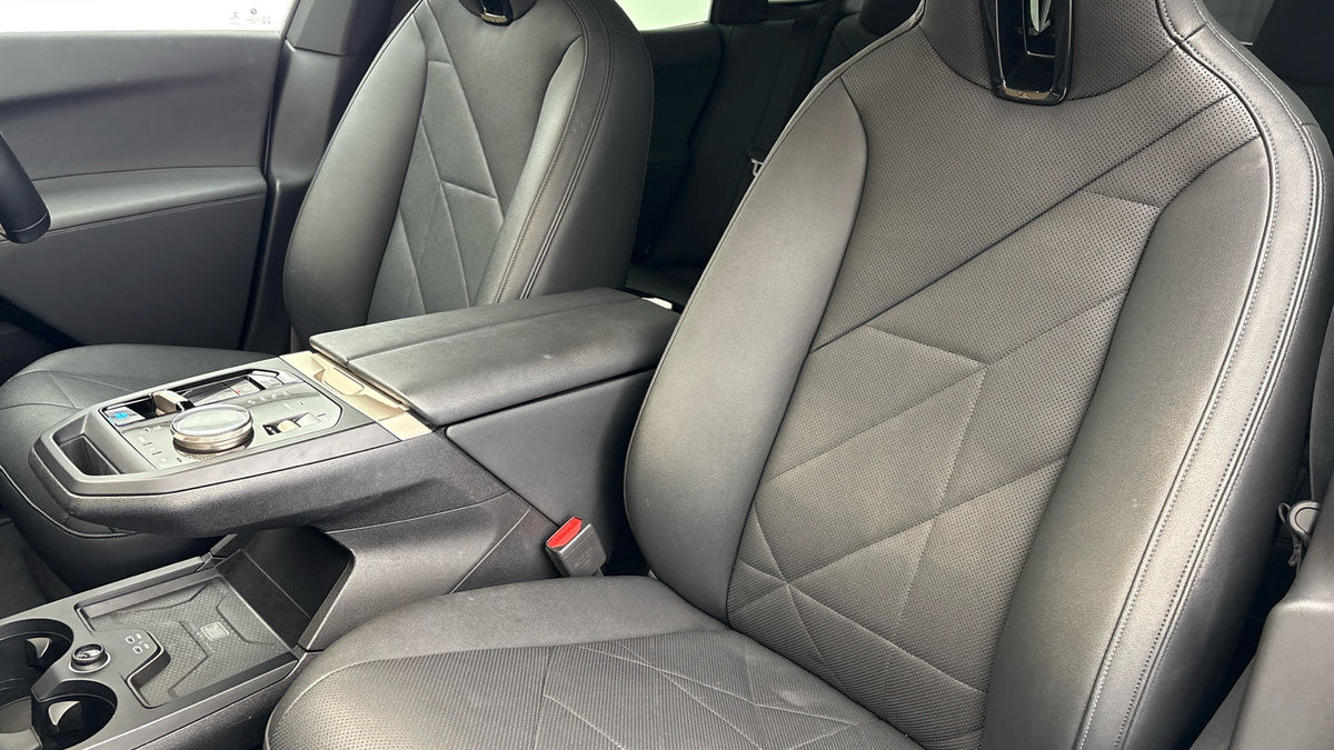BMW iX Image 8