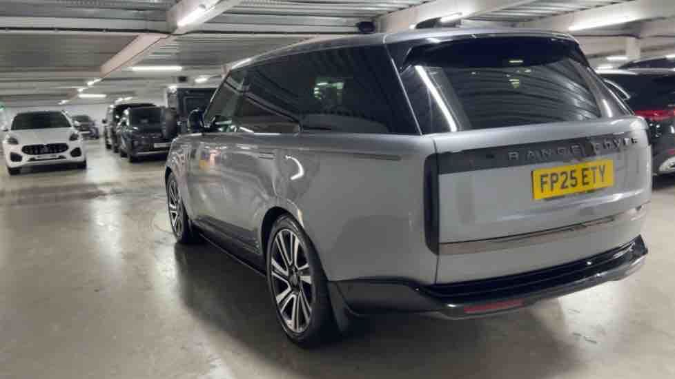 More views of Land Rover Range Rover