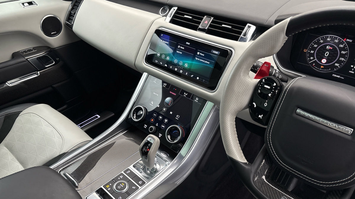 Land Rover Range Rover Sport Image 18