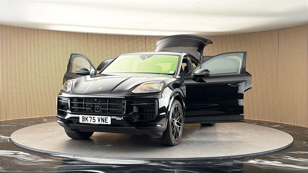 More views of Porsche Cayenne