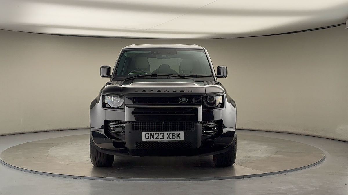 Land Rover Defender 110 Image 3