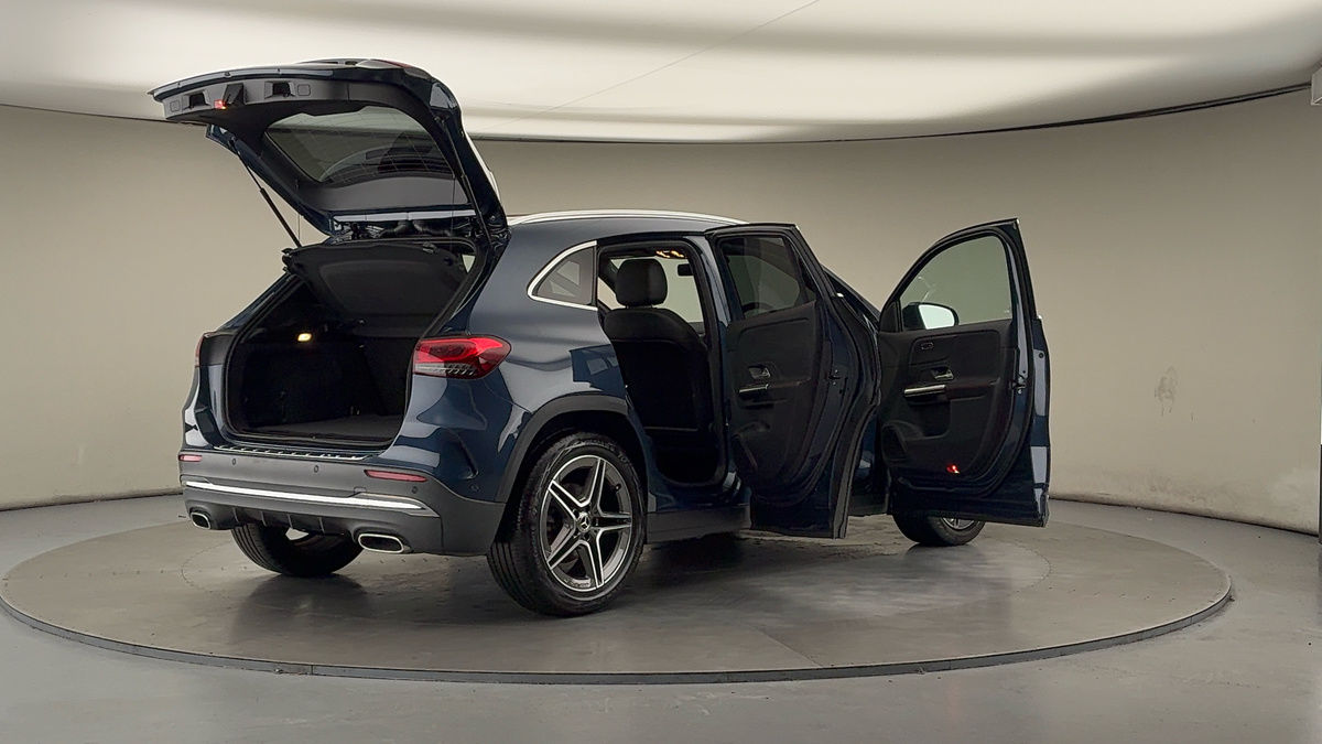 More views of Mercedes-Benz GLA