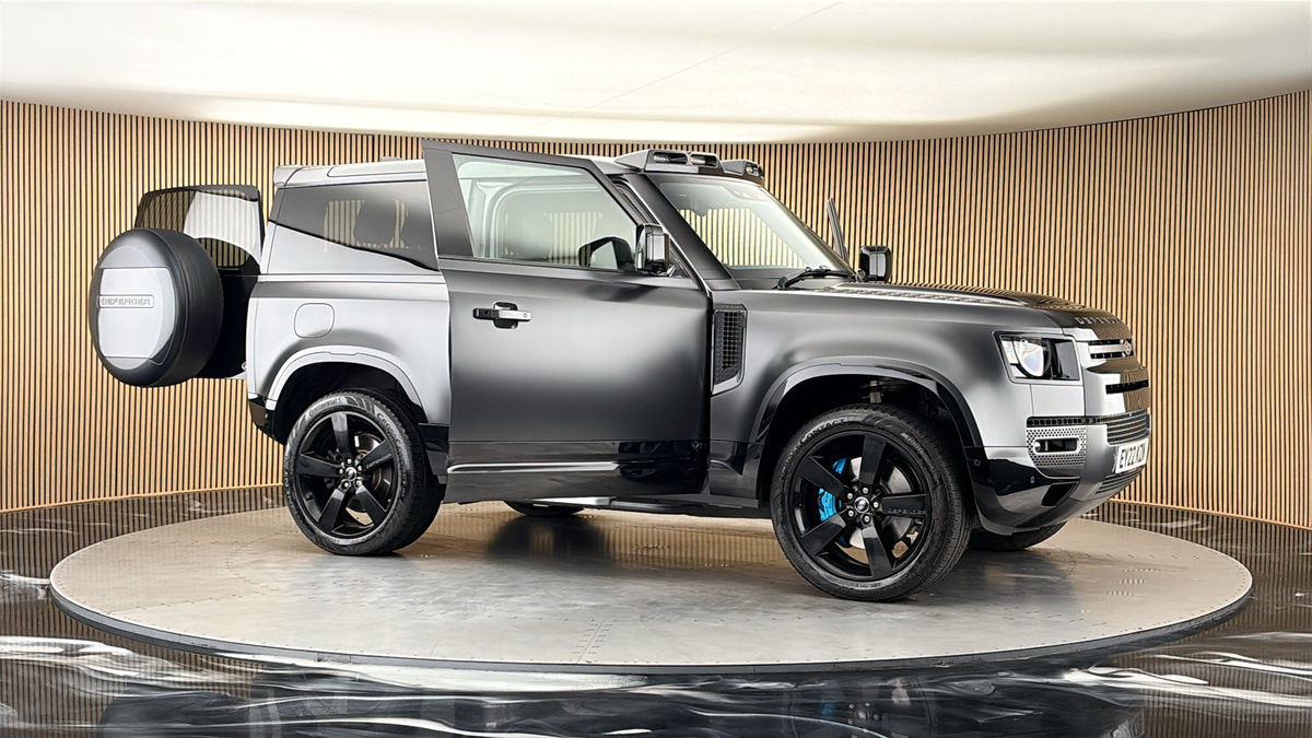 More views of Land Rover Defender 90