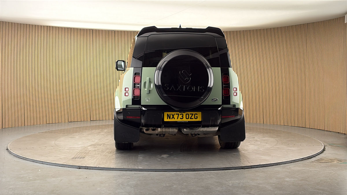 More views of Land Rover Defender 90
