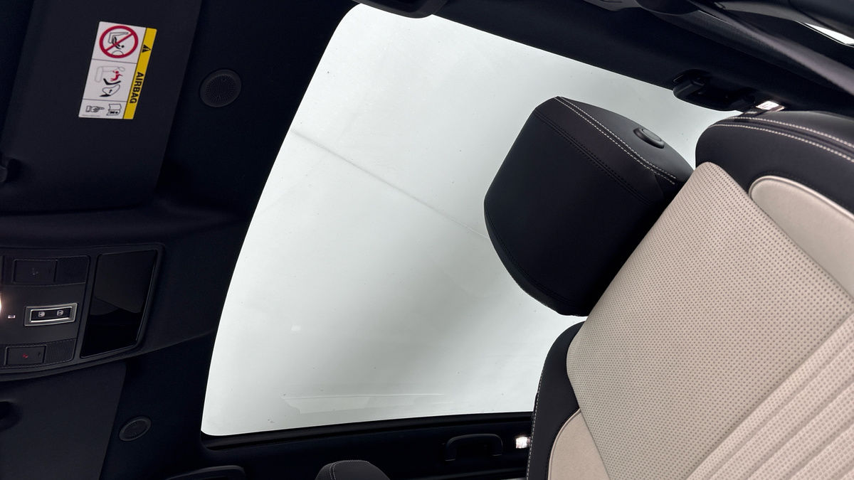 Land Rover Discovery Sport Image 6