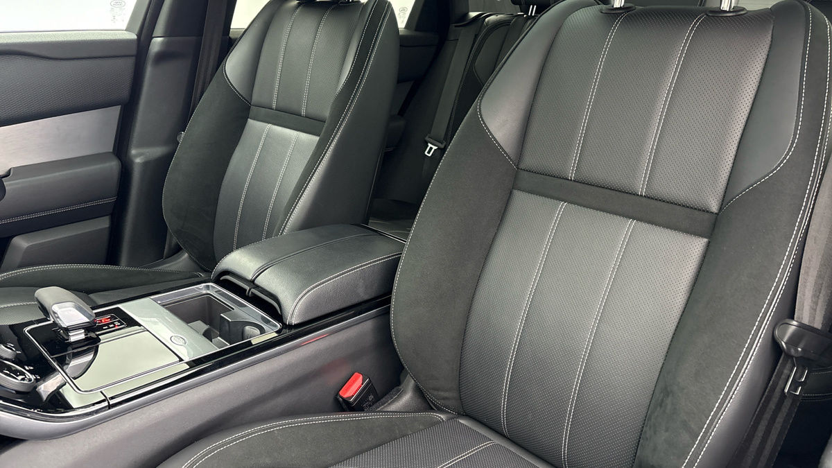 Land Rover Range Rover Velar Image 14