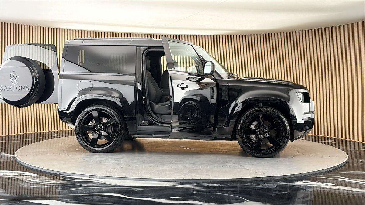 More views of Land Rover Defender 90