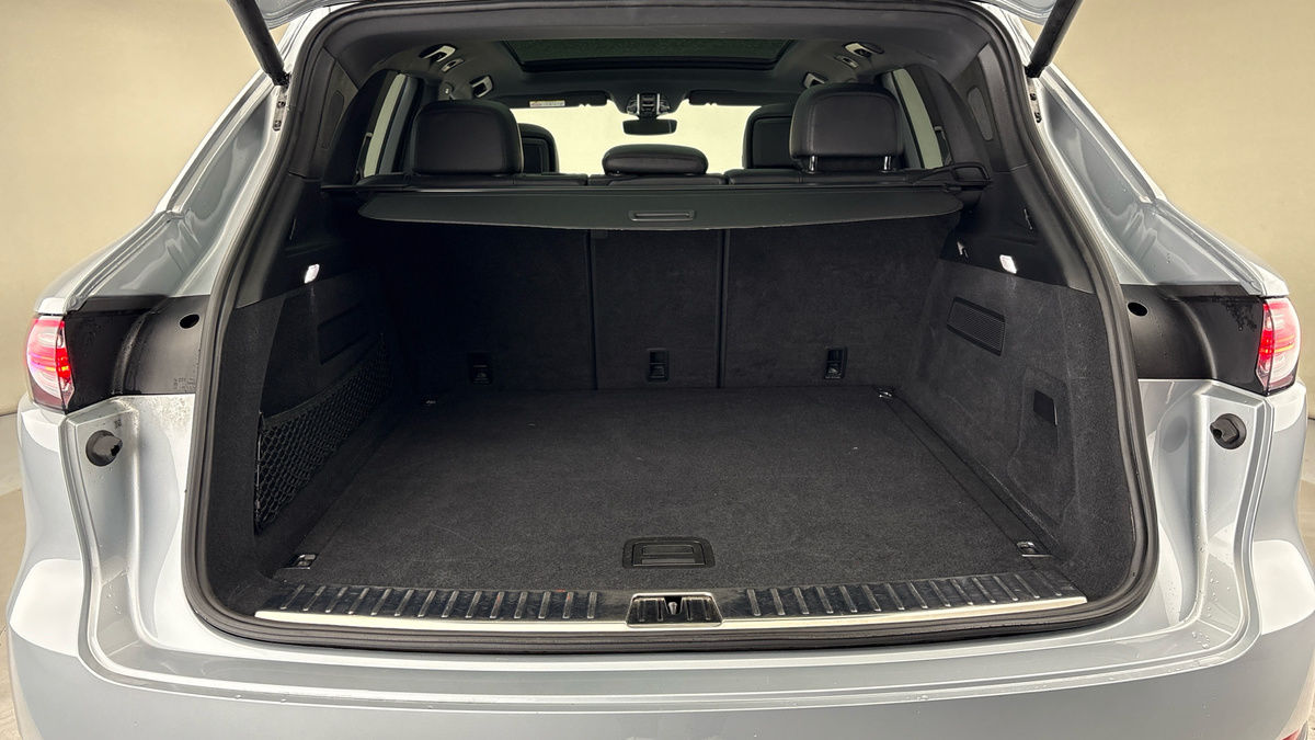 Porsche Cayenne Image 11