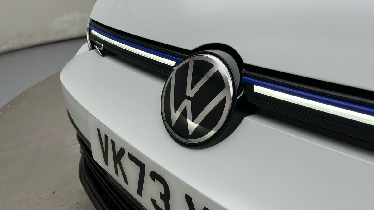 Volkswagen Golf Image 24