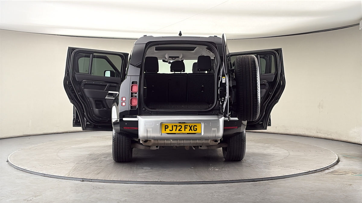 More views of Land Rover Defender 110