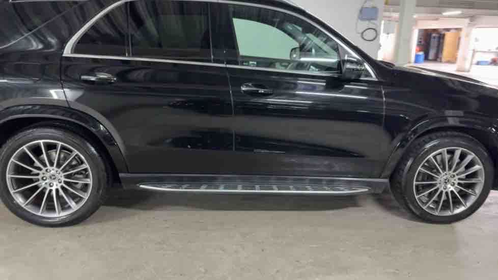More views of Mercedes-Benz GLE