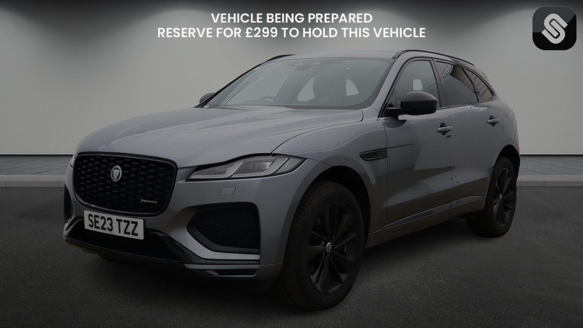 Jaguar F-PACE Image 2
