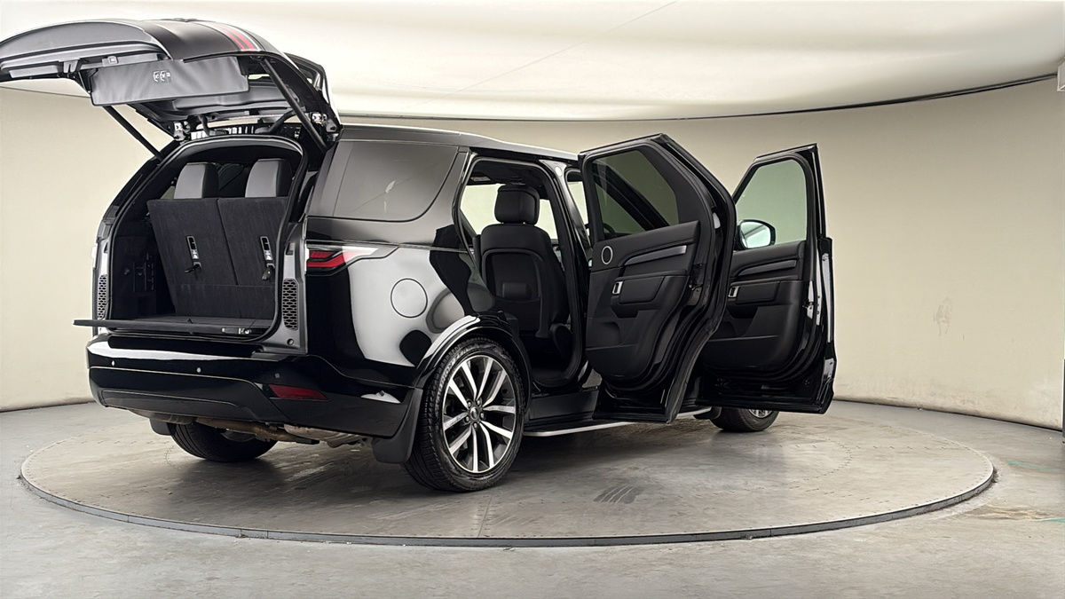 More views of Land Rover Discovery