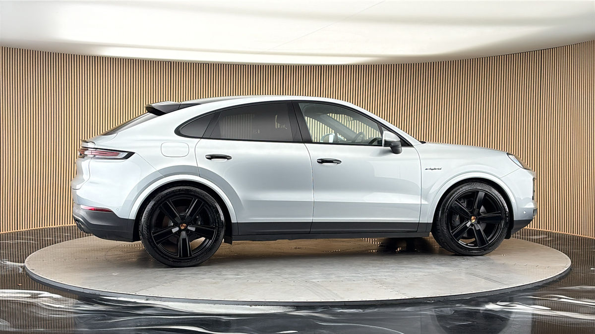 More views of Porsche Cayenne
