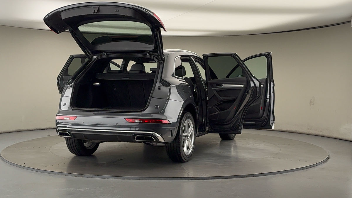 More views of Audi Q5