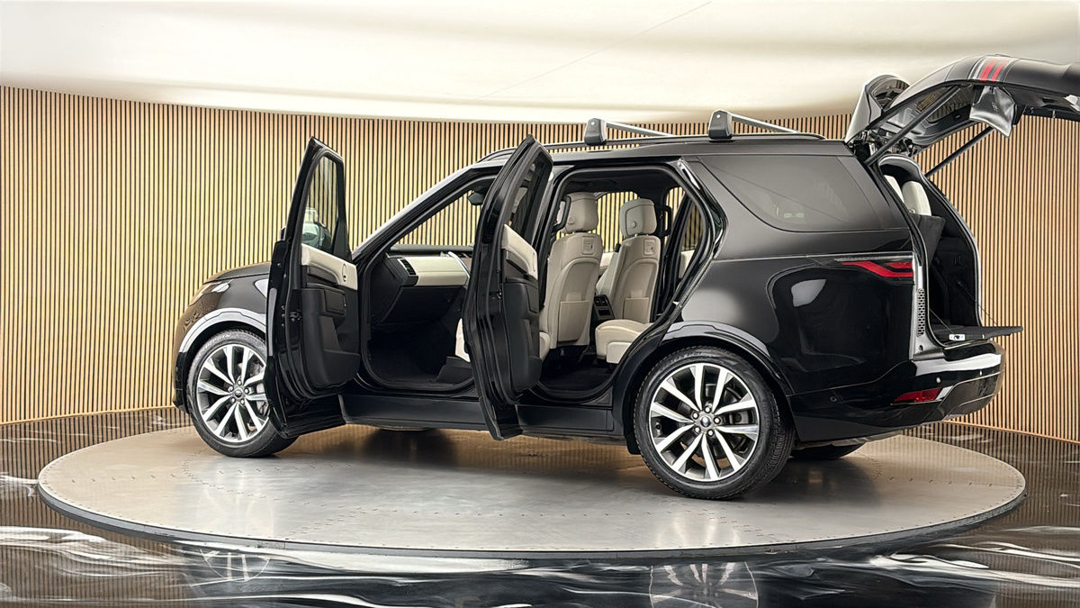 More views of Land Rover Discovery