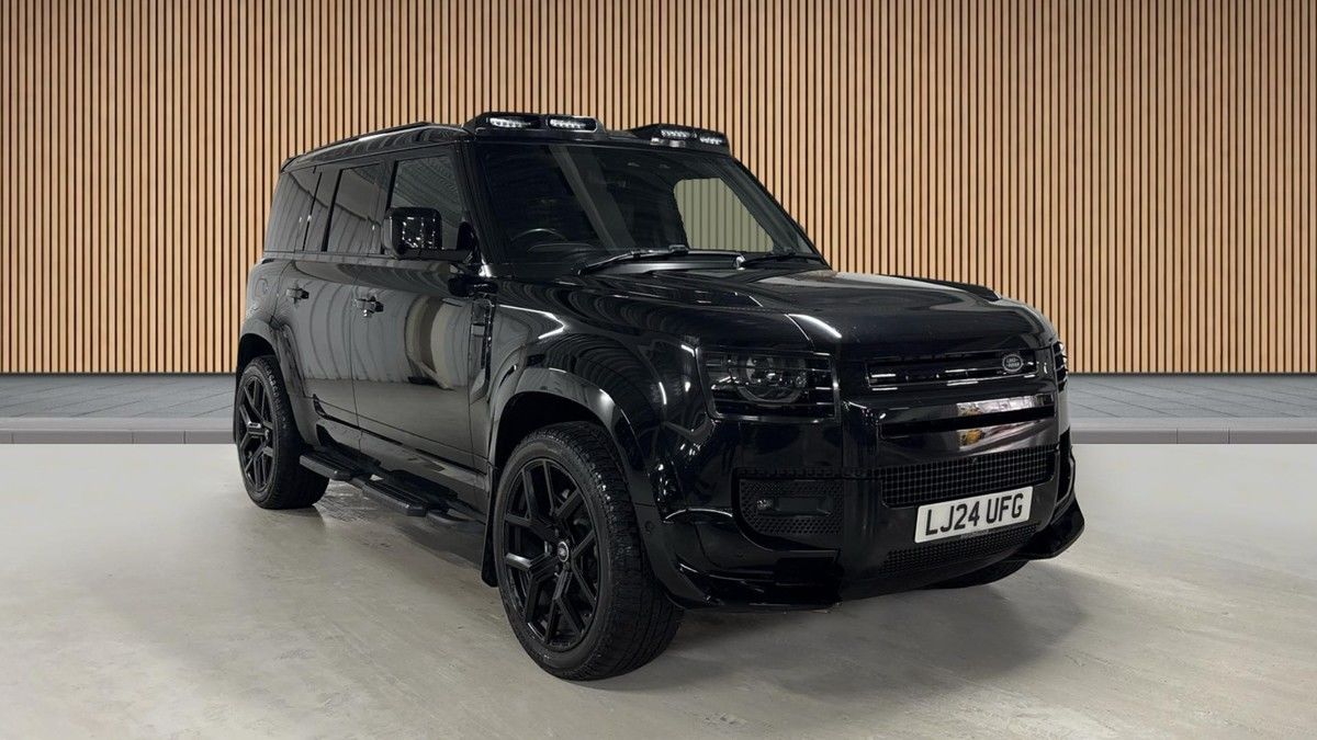 Land Rover Defender 110 Sticky Header Image