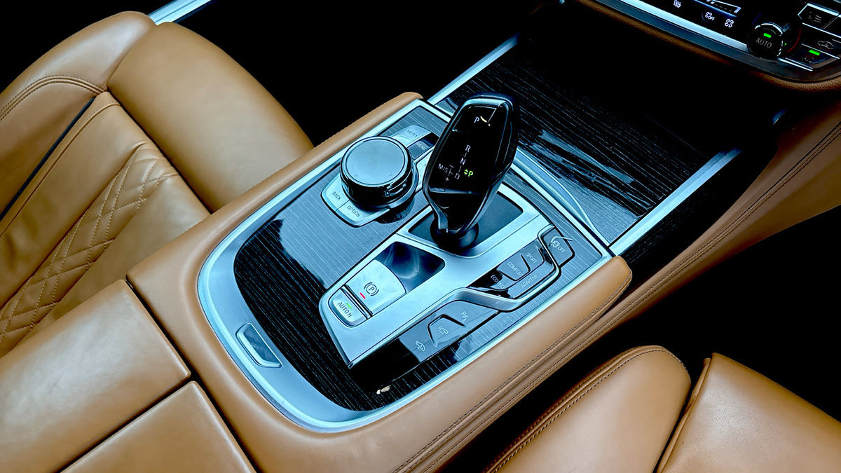BMW 7 Series Image 6