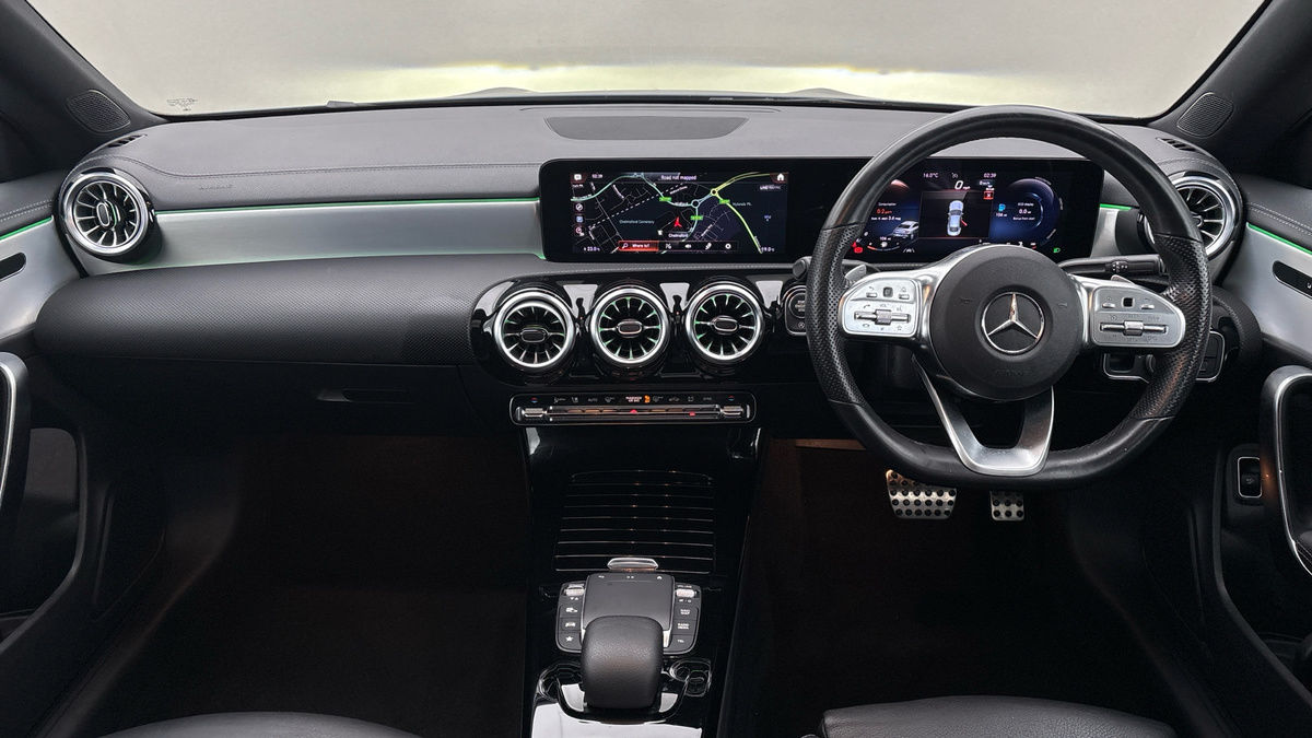 Mercedes-Benz CLA Image 12