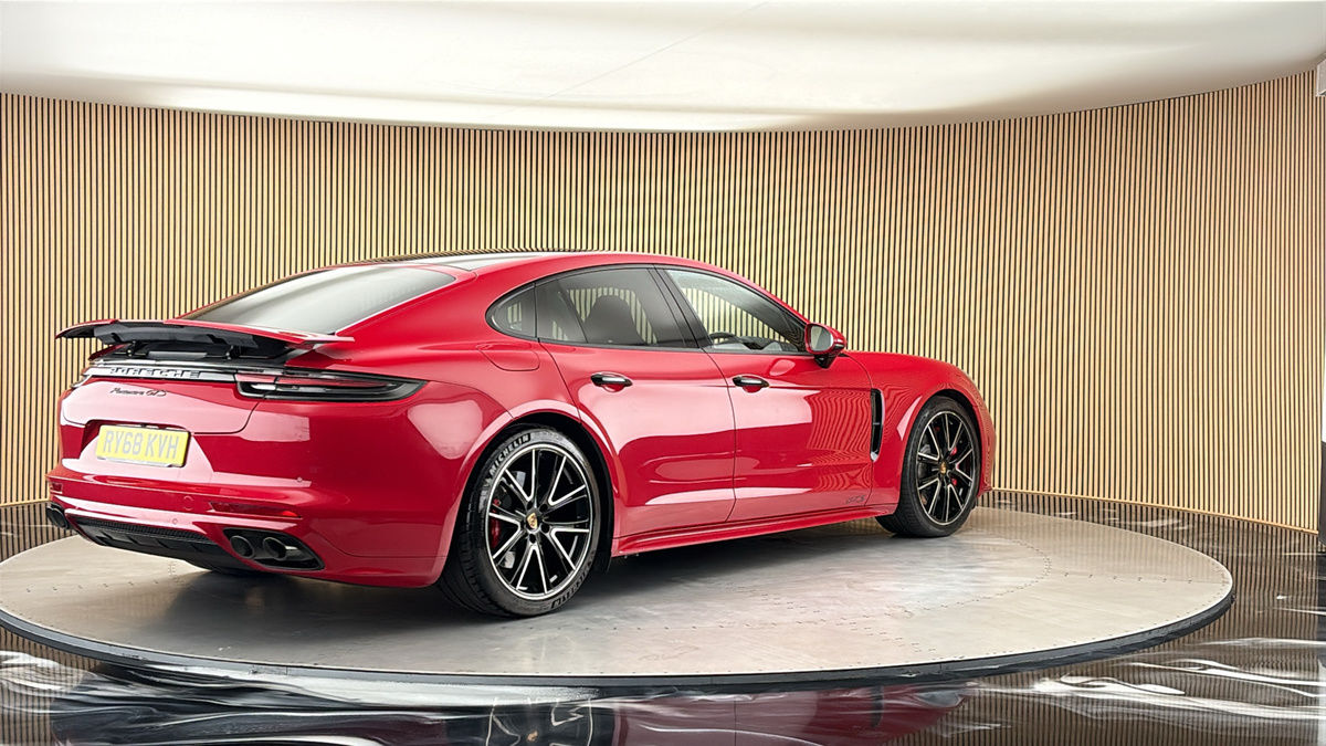 Porsche Panamera Image 21