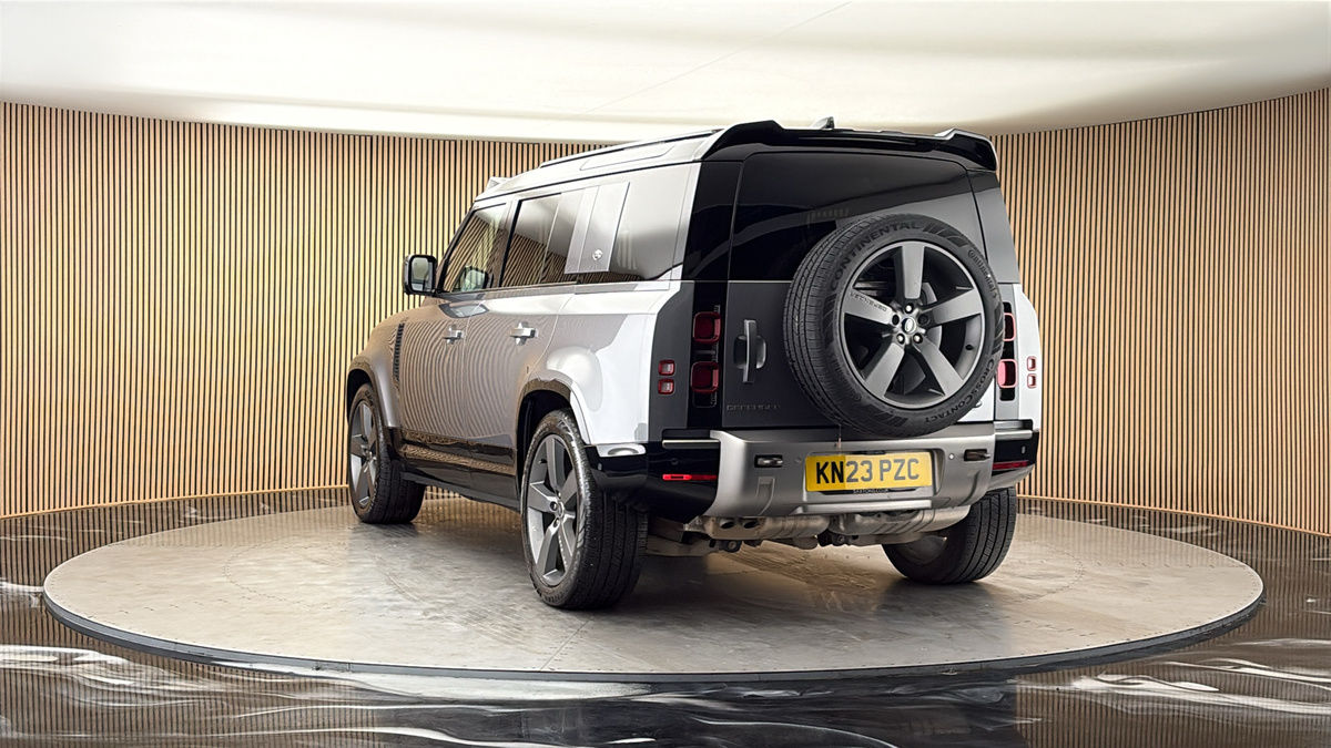 More views of Land Rover Defender 110