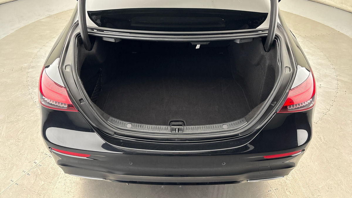 Mercedes-Benz E Class Image 11