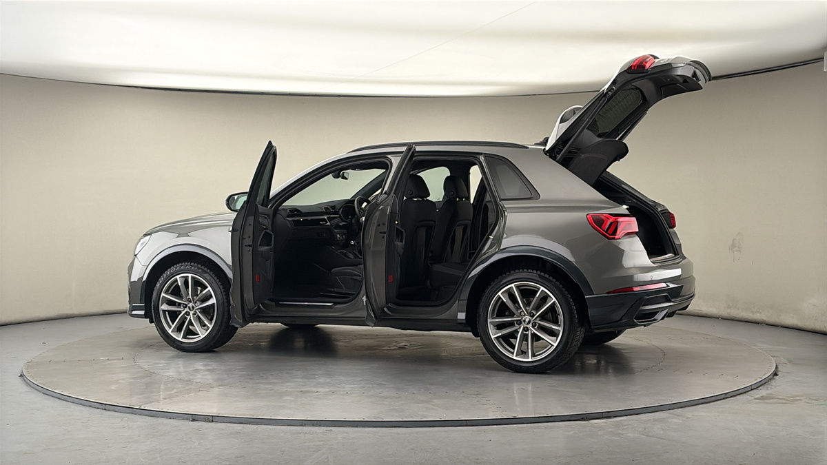More views of Audi Q3