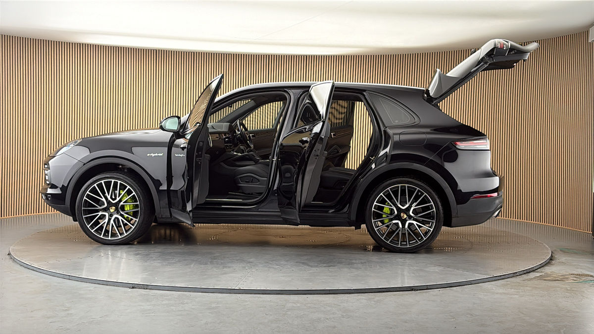 More views of Porsche Cayenne