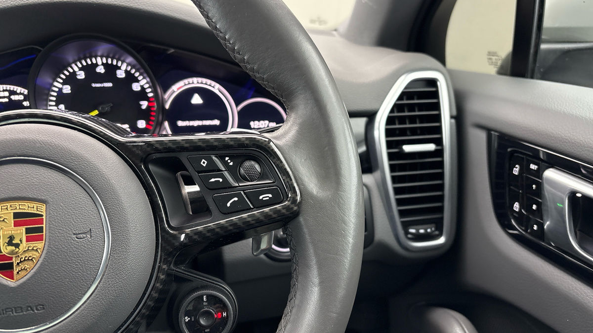Porsche Cayenne Image 14